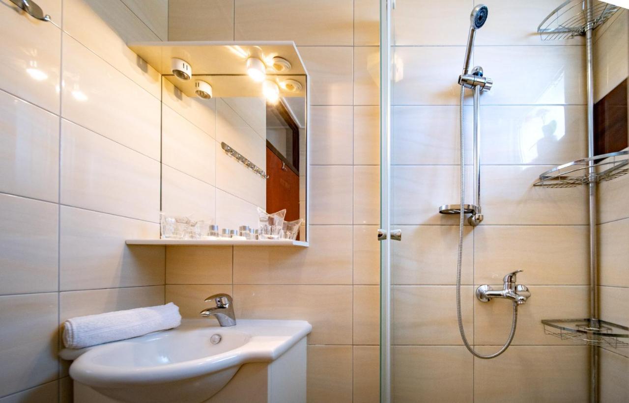 Apartments Lazaric Lopar Ngoại thất bức ảnh