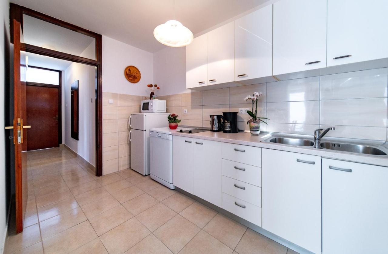 Apartments Lazaric Lopar Ngoại thất bức ảnh