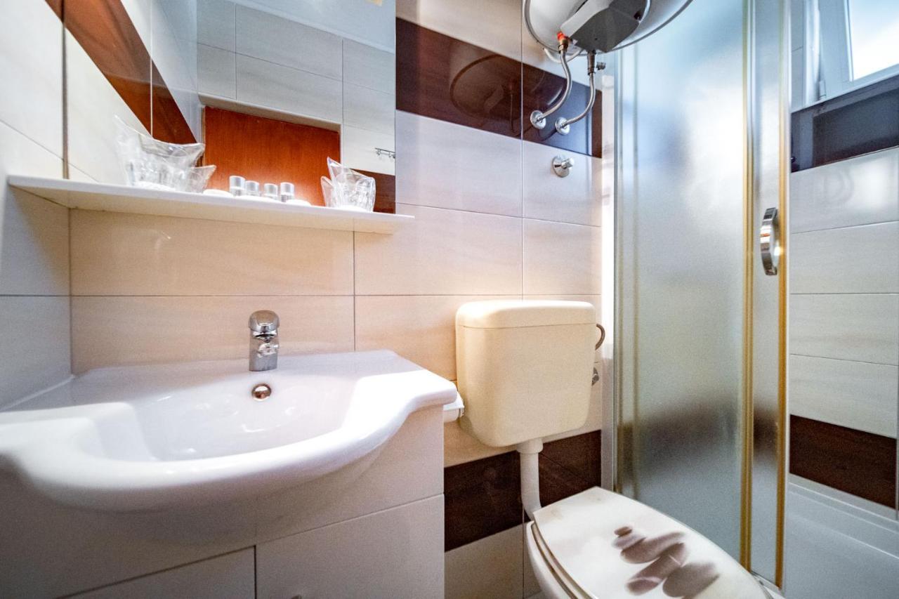 Apartments Lazaric Lopar Ngoại thất bức ảnh